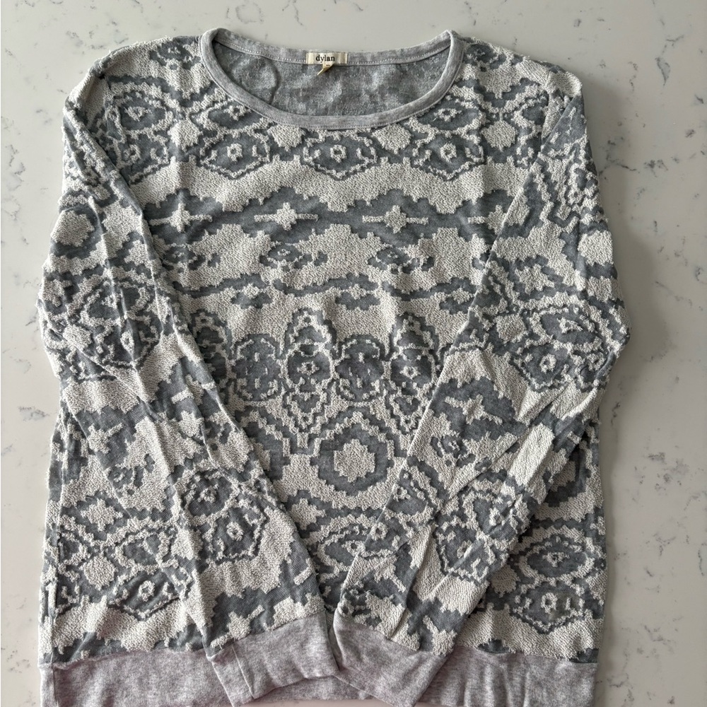 dylan Gray & White Patterned Women's Sweatshirt- Size Large